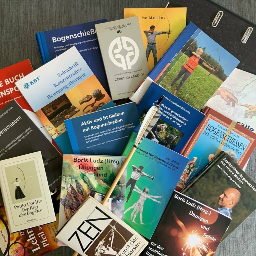 Meine gesammelte Literatur für die Fortbildung pseudodekorativ umeinande rgeschichtet.